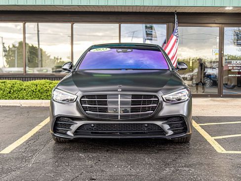 Used 2022 Mercedes-Benz S 580 4MATIC Sedan image 2
