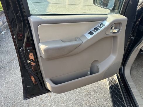 Used 2011 Nissan Pathfinder Silver AWD/4WD image 18