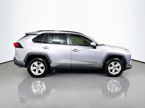 Used 2019 Toyota RAV4 XLE image 3