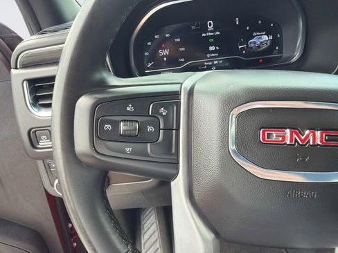 Used 2024 GMC Yukon SLT AWD/4WD image 28