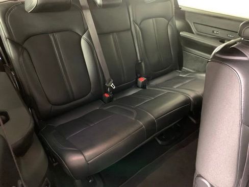 Used 2023 Jeep Wagoneer L Series II AWD/4WD image 28