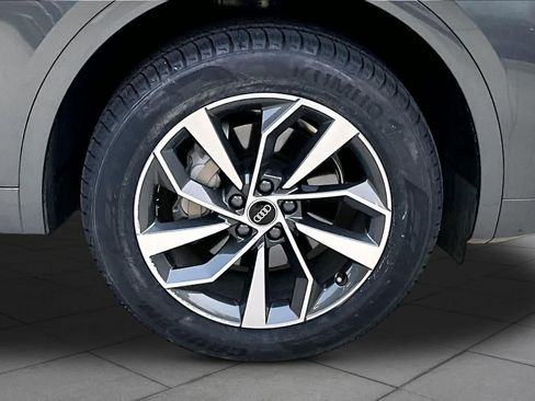 Used 2023 Audi Q5 2.0T Premium Plus w/ Premium Plus Package AWD/4WD image 11