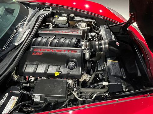 Used 2005 Chevrolet Corvette Coupe w/ Preferred Equipment Group RWD image 24