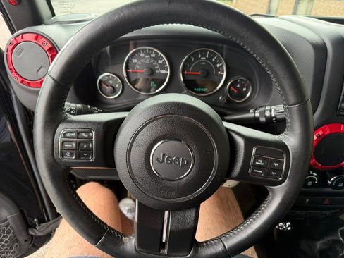 Used 2017 Jeep Wrangler Sport AWD/4WD image 13