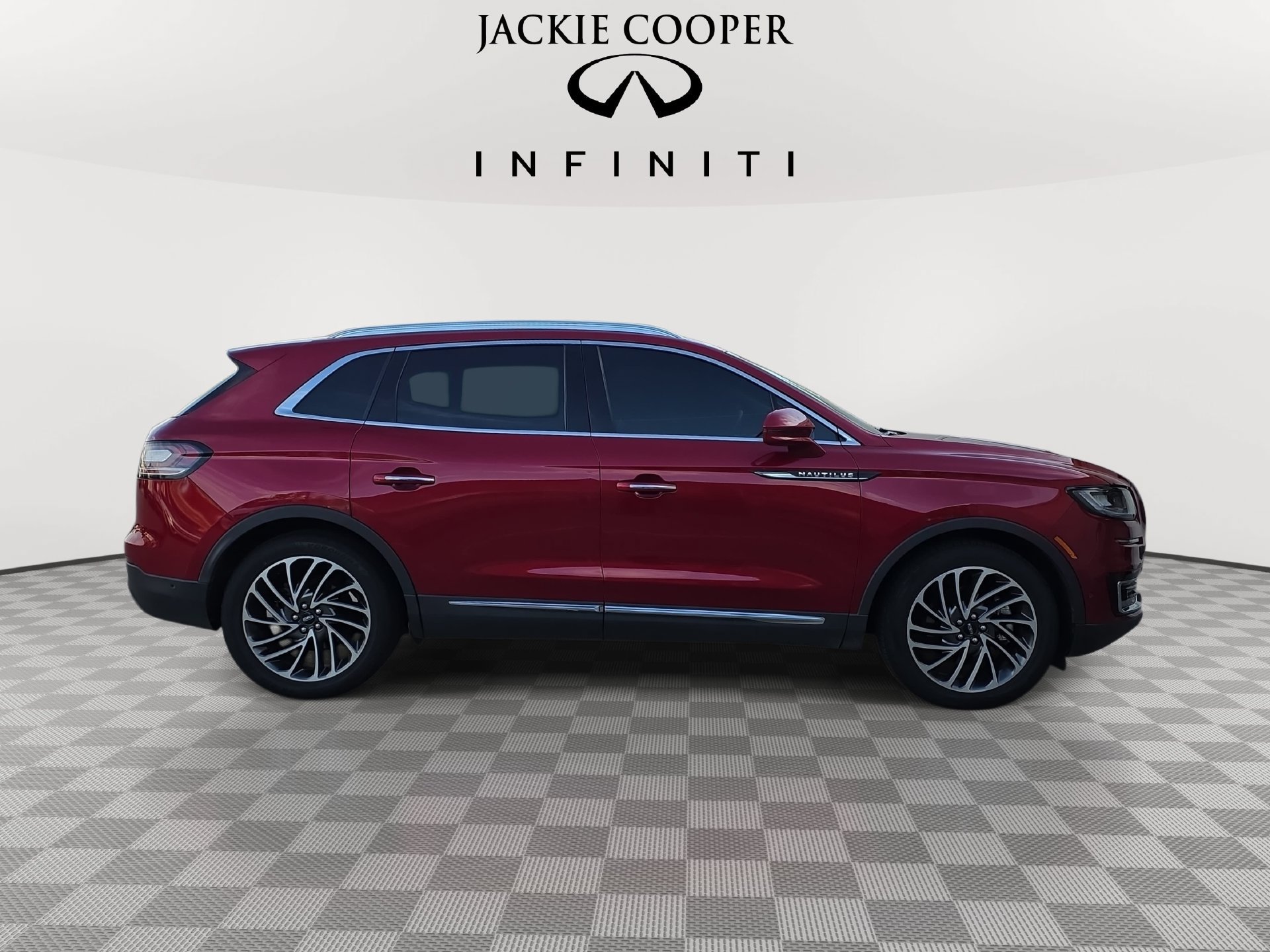 Used 2020 Lincoln Nautilus Reserve w/ Equipment Group 201A FWD image 4