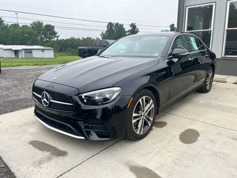 Used 2023 Mercedes-Benz E 350 4MATIC Sedan image 5