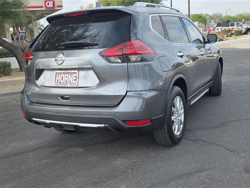Used 2017 Nissan Rogue SV FWD image 4