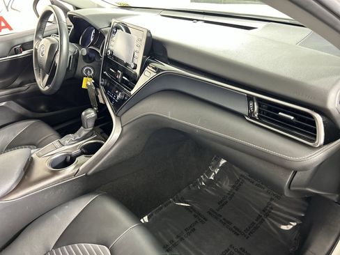 Used 2024 Toyota Camry SE image 27