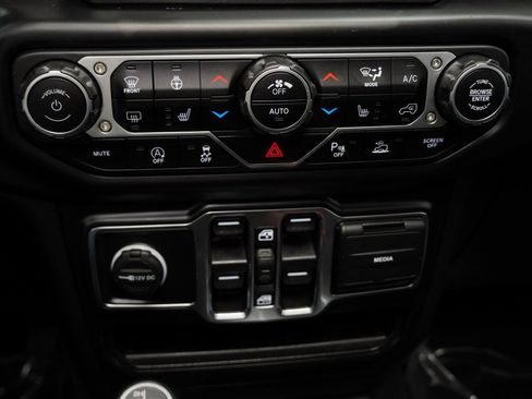 Certified 2021 Jeep Wrangler Unlimited Sport image 35