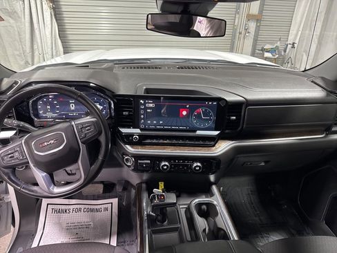 Used 2024 GMC Sierra 1500 Elevation w/ LPO, Elevation Black Package AWD/4WD image 18