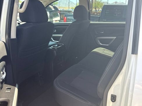 Used 2018 Nissan Titan SV w/ SV Convenience Package AWD/4WD image 3