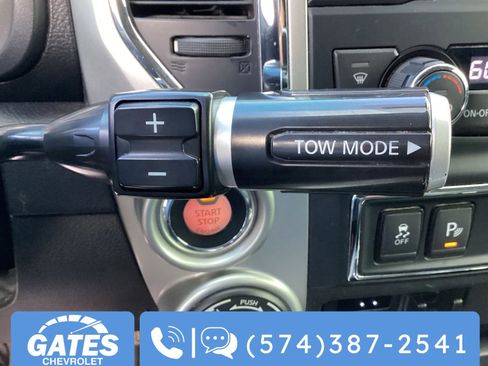 Used 2019 Nissan Titan SL w/ Texas Titan Edition AWD/4WD image 32