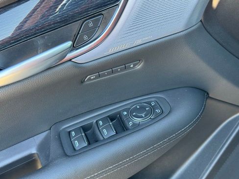 Certified 2025 Cadillac XT5 Premium Luxury image 28