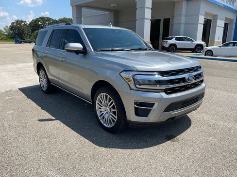Used 2024 Ford Expedition Limited AWD/4WD image 9