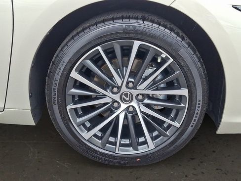 Certified 2025 Lexus ES 350 w/ Premium Package FWD image 9