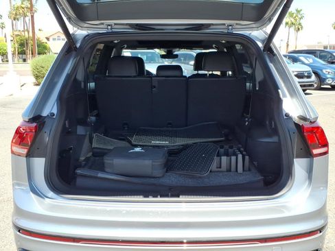 Certified 2024 Volkswagen Tiguan SE R-Line FWD image 18
