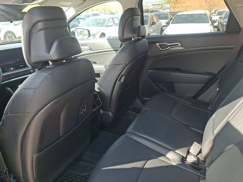 Used 2023 Kia Sportage EX image 22