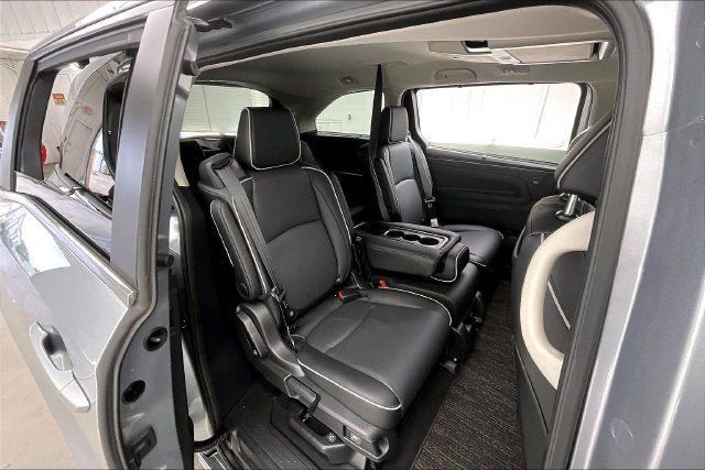 Certified 2026 Honda Odyssey Touring image 19