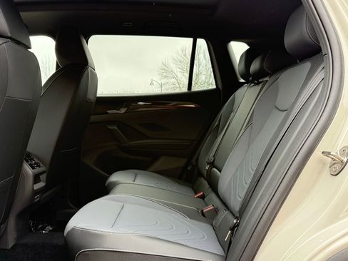 New 2026 Volkswagen Tiguan SE R-Line AWD/4WD image 22