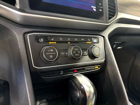 Used 2021 Volkswagen Atlas SE w/ Panoramic Sunroof Package image 35