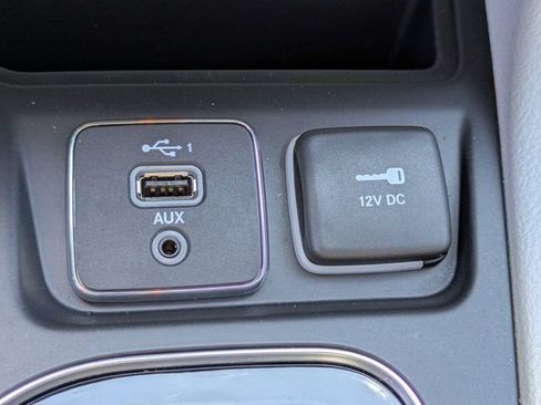 Used 2019 Jeep Cherokee Limited w/ Luxury Group AWD/4WD image 22