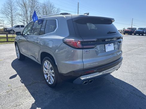 Used 2024 GMC Acadia Denali w/ Super Cruise Package image 7