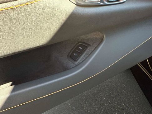 Used 2021 Chevrolet Corvette 2LT w/ Z51 Performance Package image 15