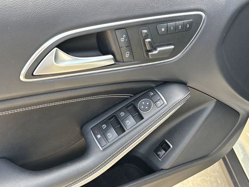 Used 2017 Mercedes-Benz GLA 250 image 16