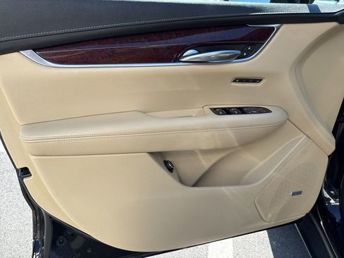 Used 2018 Cadillac XT5 Luxury image 15