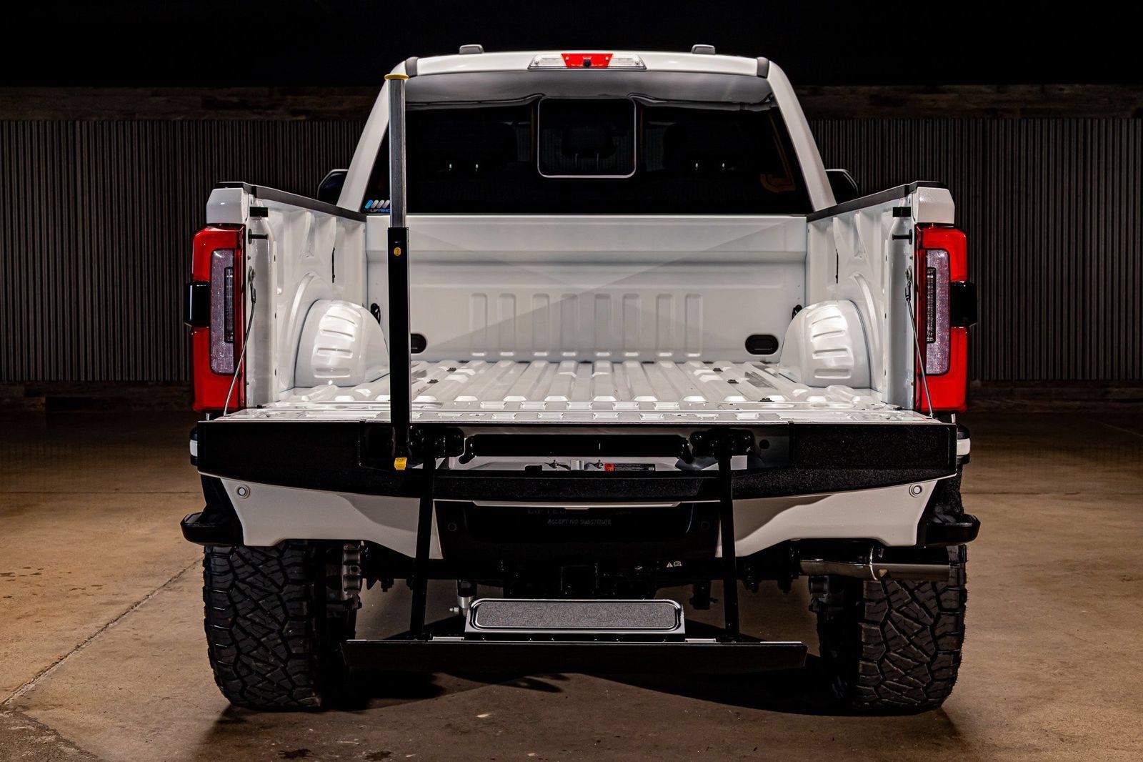 Used 2026 Ford F250 Platinum AWD/4WD image 11