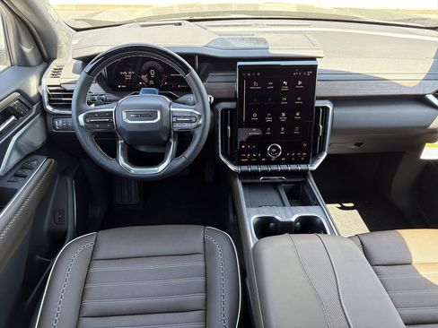 New 2026 GMC Acadia Denali Ultimate FWD image 2