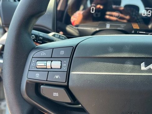 Certified 2025 Kia K4 FWD image 22