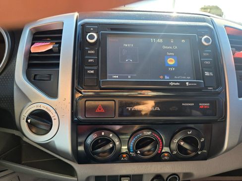 Used 2015 Toyota Tacoma 4x4 Double Cab w/ TRD Sport Package image 23