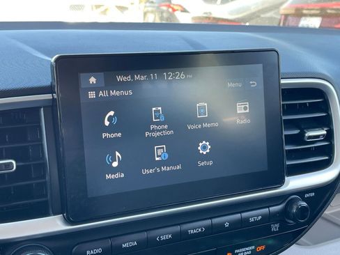 Used 2025 Hyundai Venue SEL image 20