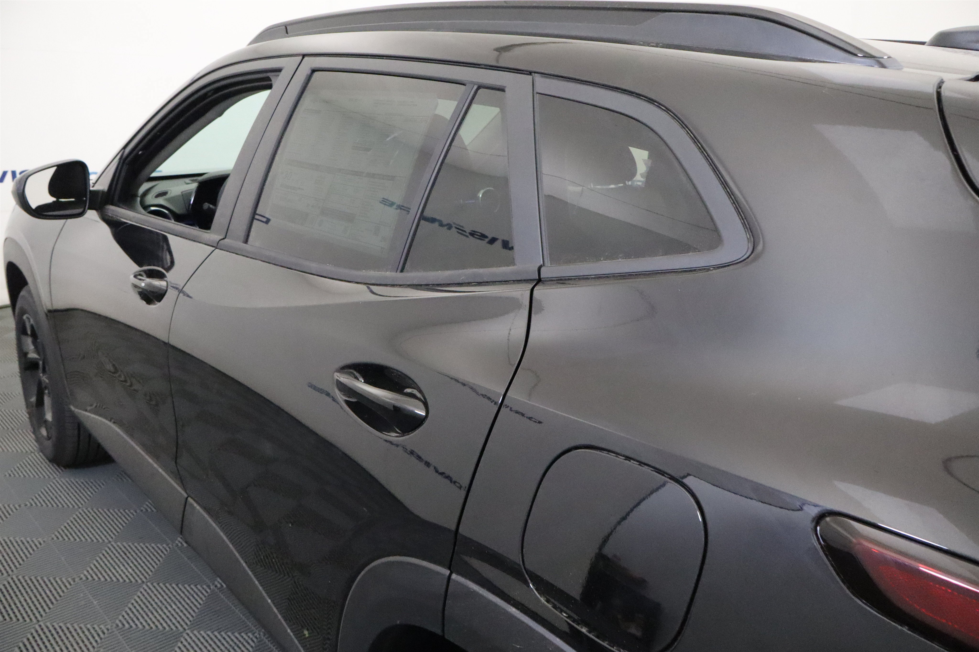 New 2026 Chevrolet Trax LT w/ Midnight Edition FWD image 11