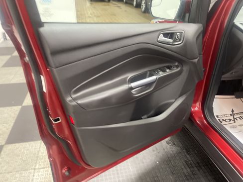 Used 2017 Ford Escape SE image 10