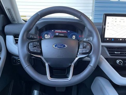 New 2026 Ford Explorer Platinum w/ LUX Leather Package AWD/4WD image 14