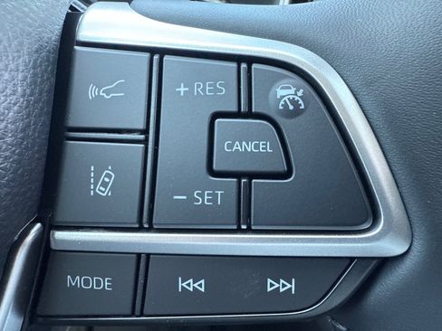 Certified 2026 Toyota Highlander XLE AWD/4WD image 29
