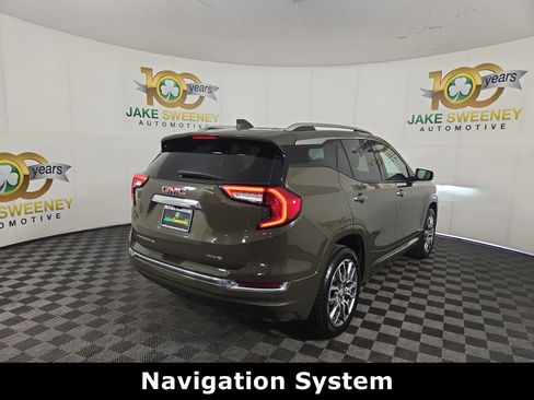 Used 2024 GMC Terrain Denali w/ Denali Premium Package AWD/4WD image 8