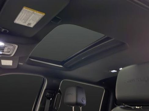 Used 2024 GMC Sierra 1500 AT4 w/ AT4 Premium Package image 12