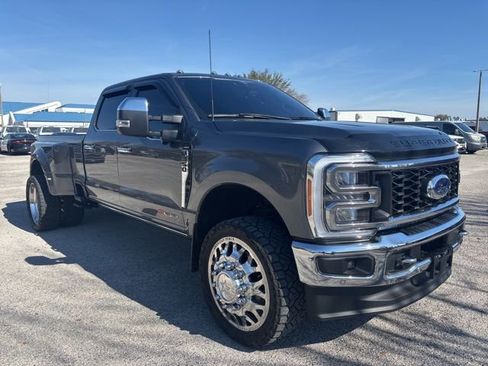 Used 2023 Ford F350 Lariat w/ Lariat Ultimate Package image 3