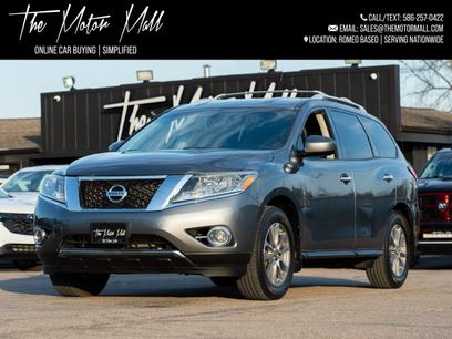 Used 2016 Nissan Pathfinder SV