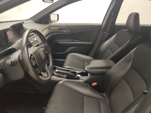 Used 2017 Honda Accord Sport image 17