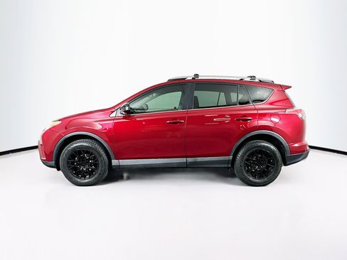 Used 2018 Toyota RAV4 LE w/ Carpet Mat Package AWD/4WD image 4