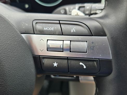 Used 2025 Hyundai Tucson Limited AWD/4WD image 12