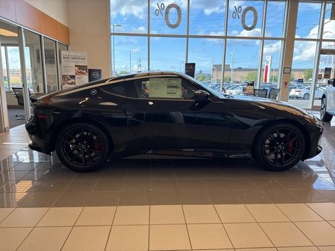 New 2025 Nissan Z Performance w/ Floor Mat Package image 4