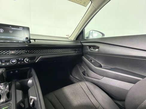 Used 2025 Honda Accord LX image 27