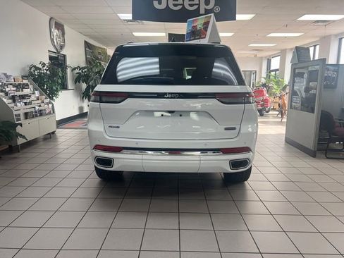New 2023 Jeep Grand Cherokee Overland image 5