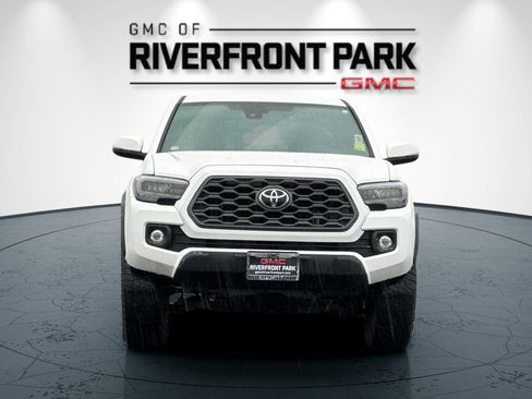 Used 2021 Toyota Tacoma TRD Off-Road w/ Technology Package AWD/4WD image 8