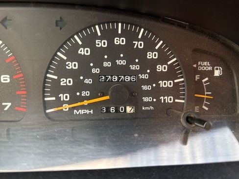 Used 1998 Toyota 4Runner SR5 AWD/4WD image 31